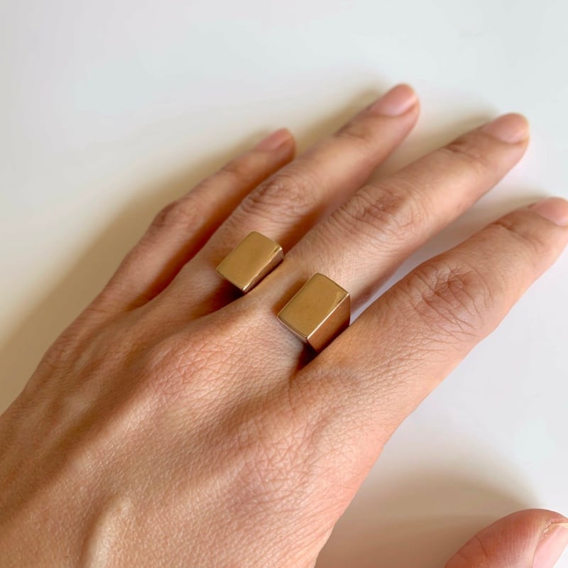 MONICA CASTIGLIONI(モニカ・カスティリオーニ) A-APERTI-22 /  