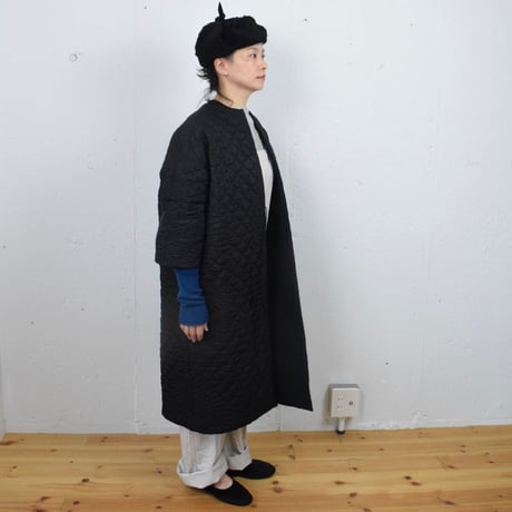 TOWAVASE(トワヴァーズ）：「Permanent TOWAVASE」Silk Quilt Robe シルク キルト刺繍 ローブ（BLACK）