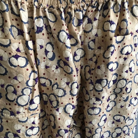 BUNON(ブノン) embroidery tuck pants シルク 花柄プリント+刺繍 ワイドパンツ