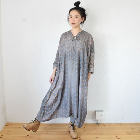 towavase | STORES towavase 小花柄リネンローブblack新品タグ付き