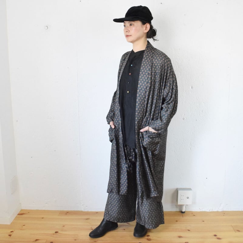 TOWAVASE(トワヴァーズ):Leo Pants 更紗プリント シルクパンツ/black