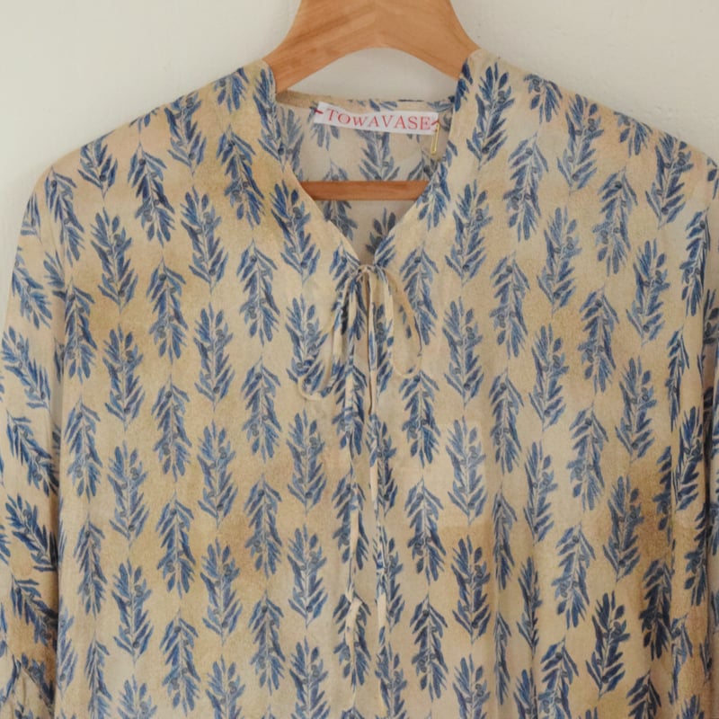 TOWAVASE(トワヴァーズ)Charlie Blouse 更紗プリント TOWAVASE(トワヴァーズ)Charlie Blouse 更紗プリント