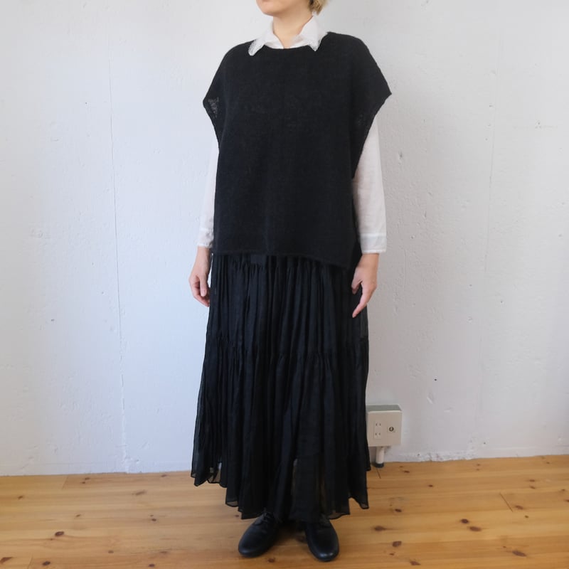 スズキタカユキ　黒ニットベスト スズキタカユキ黒ニットベスト