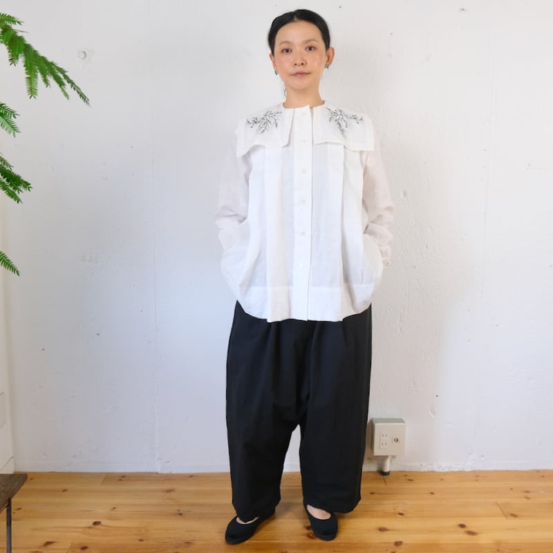 TOWAVASE(トワヴァーズ)Applique-blouse アップリケ刺繍 TOWAVASE(トワヴァーズ)Applique-blouse アップリケ刺繍