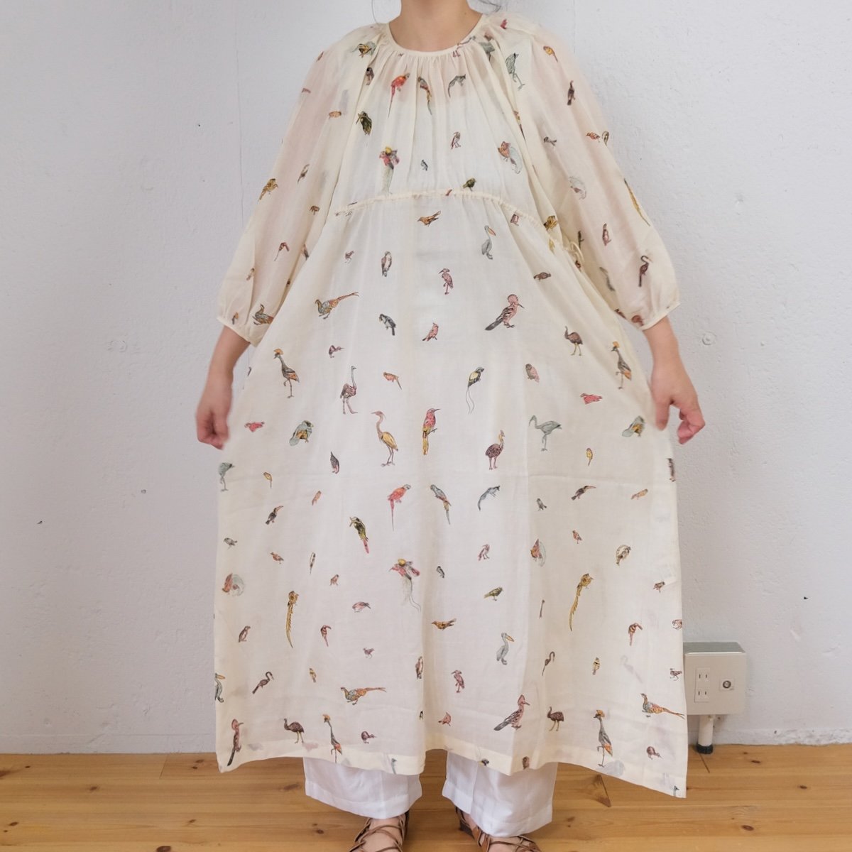 BUNON(ブノン) Birds Back Button Dress 鳥柄プリント シルクコッ BUNON(ブノン) Birds Back Button Dress 鳥柄プリント シルクコッ