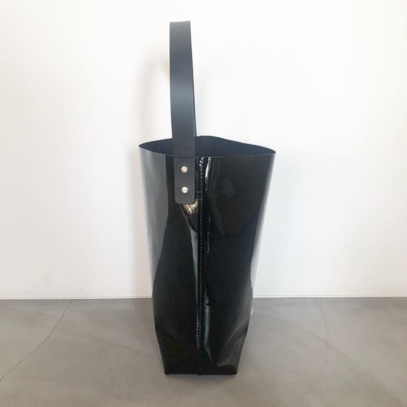【SALE!!】TEMBEA BAGUETTE TOTE ENAMEL Tembea Baguette Tote with Logo, Black – Moth