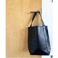 『TEMBEA／BAGUETTE TOTE SHRINK LEATHER』