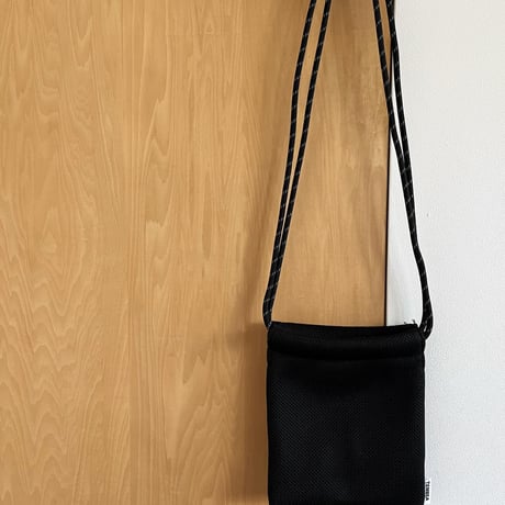 『TEMBEA／POCHETTE MESH』