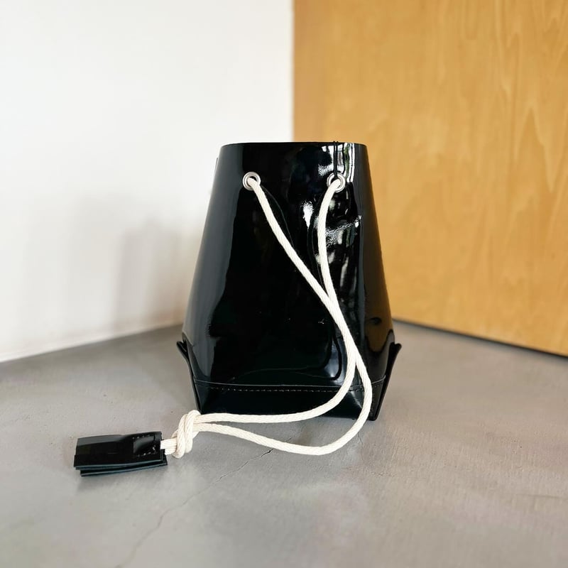 TEMBEA／GAME POUCH ENAMEL LEATHER』 | SALVE