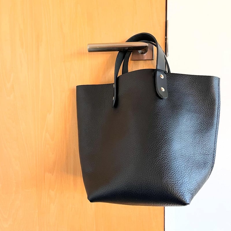 TEMBEA／DELIVERY TOTE SMALL SHRINK LEATHER ，BAG
