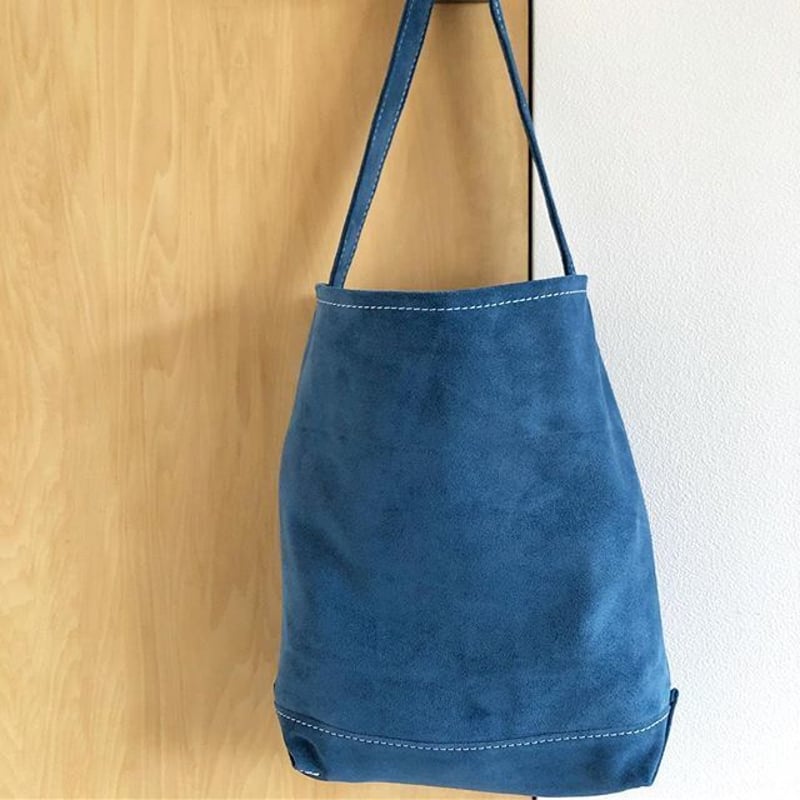 Tembea×BLUE LINE別注 牛革スウェードバケットトート 新品 MEDIUM ファッション Tembea×BLUE LINE別注 牛革スウェード