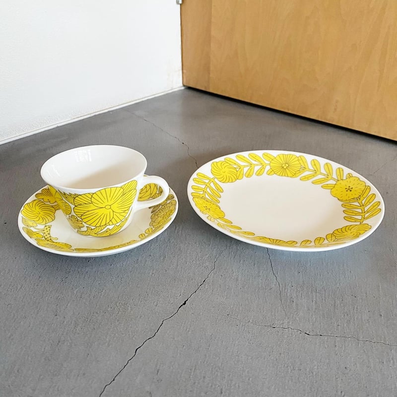 GUSTAVSBERG×鹿児島睦 april plate 18cm イエロー GUSTAVSBERG × 鹿児島 睦 “april” Plate 18cm』 | SALVE