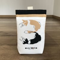 ❝くるくるボーダー３❞撥水消臭マナーポーチ （シロクロ＆レッド）