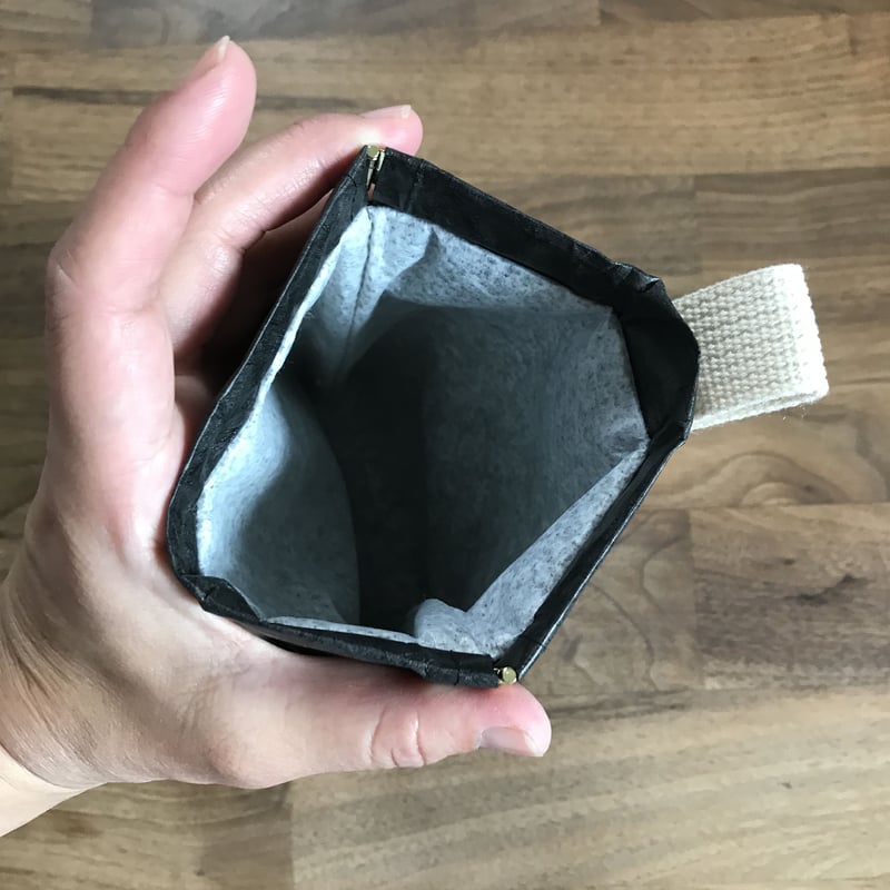 防水消臭マナーポーチ（タイベック・ブラック） | azuzu fabrica