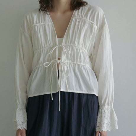 【anuke】Vneck Lace Blouse   ＊