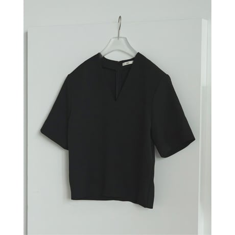 【anuke】Powershoulder Vneck Tops※9月上～10月上