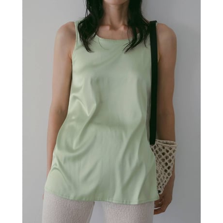 【anuke】Satin Uneck Tops　※納期5月上旬～6月上旬