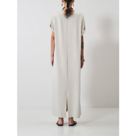 【YENN】 EYELETS TEE DRESS　納期：2026年2月上旬～3月上旬