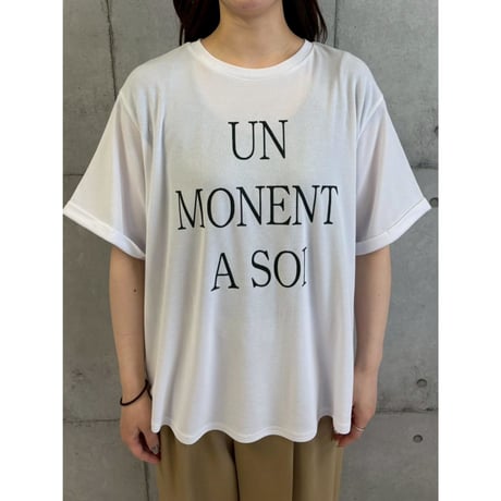 【ROSIEE】ロゴプリントTシャツ
