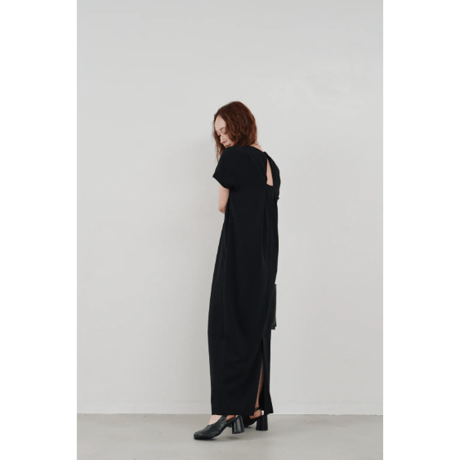 【Hella】front tuck cocoon dress　※納期3月中旬〜4月中旬