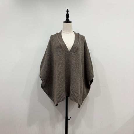 【siro de labonte】ｖneck poncho vest　納期：11月中旬～12月中旬