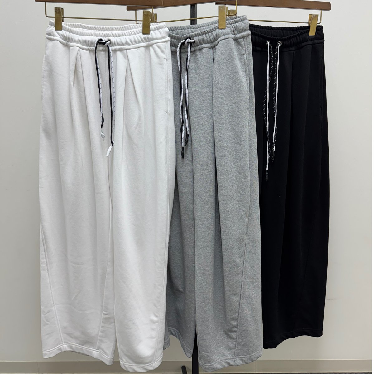 FANTASTICS buddix スウェットパンツ　Mサイズ 新品未使用 buddix 八木勇征着用 スウェットパンツ FANTASTICS