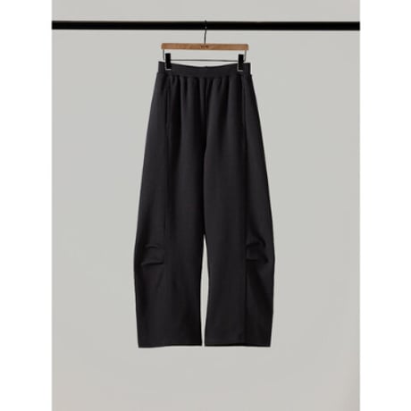 新色再販✨【YENN】KNEE TUCK SWEAT PT