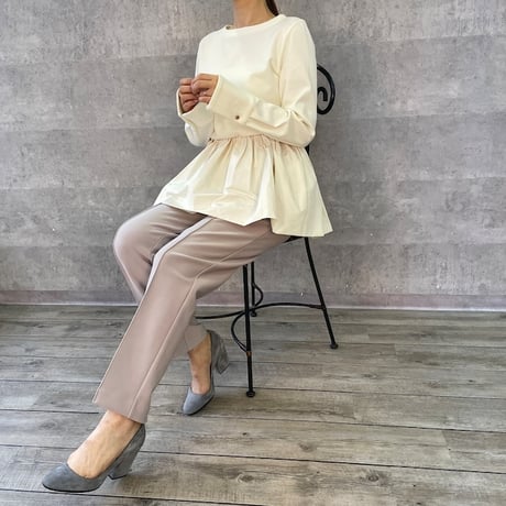 再販✨【Anna Kerry】ピンタックバックブラッシュテーパードパンツ