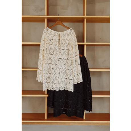 【Hella】Scalloped Lace Top　※納期9月上旬～10月上旬