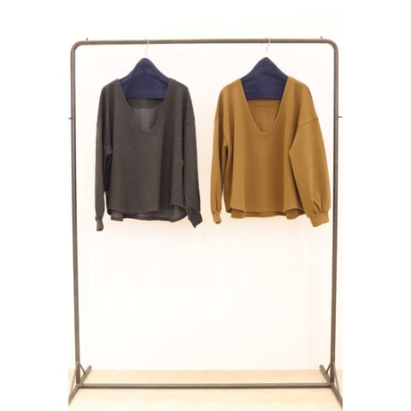 【LE MELANGE】Uネックトップス
