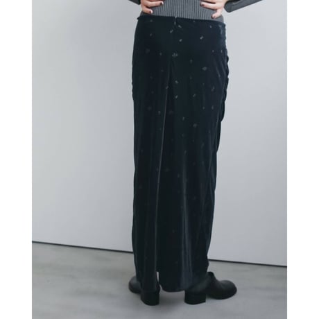 【anuke】Embroidery Flower Velourskirt　※納期11月中旬～12月中旬