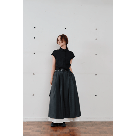 【Hella】cut off cropped shirt　※納期4月中旬〜5月中旬