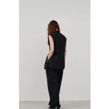 【Hella】embroidery pocket shirt　※納期5月中旬〜6月中旬