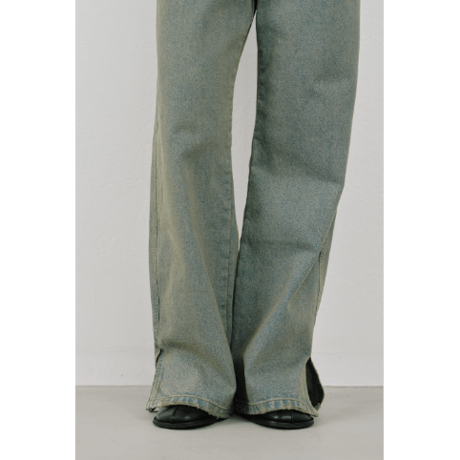 【Hella】side hem slit denim　※納期4月中旬〜5月中旬