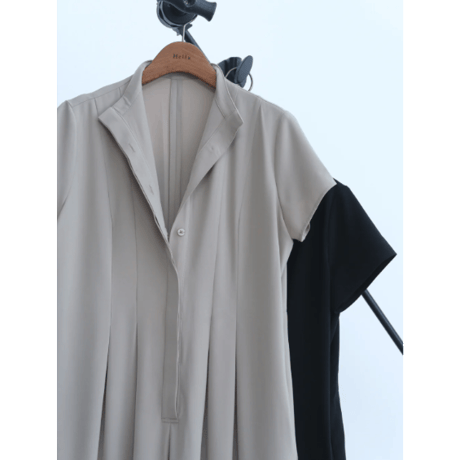 【Hella】wide tuck jumpsuit　※納期5月中旬〜6月中旬