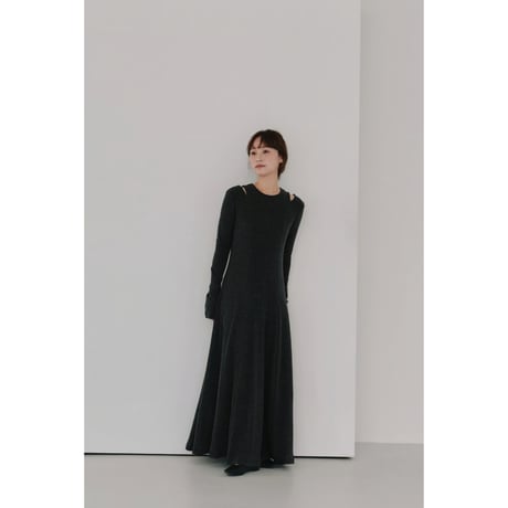 【Hella】shoulder slit long dress※納期10/上〜11/上