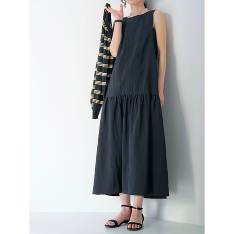 【CHIGNON】ﾊﾞｯｸｸﾛｽﾃｨｱｰﾄﾞOP