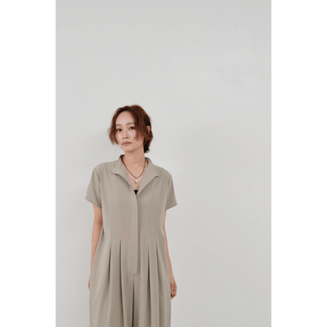 【Hella】wide tuck jumpsuit　※納期5月中旬〜6月中旬