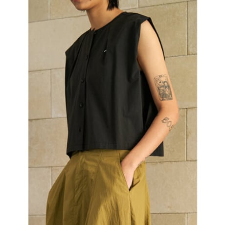 【YENN】SLEEVELESS SHIRT