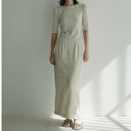 【anuke】Satin Pencil Skirt　※納期2月下旬〜3月下旬