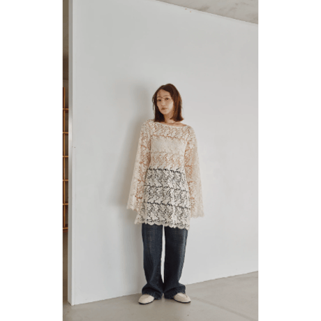 【Hella】Scalloped Lace Top　※納期9月上旬～10月上旬