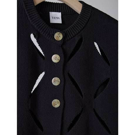 【YENN】 CUT OUT PATTERN VEST　納期：2026年2月上旬～3月上旬