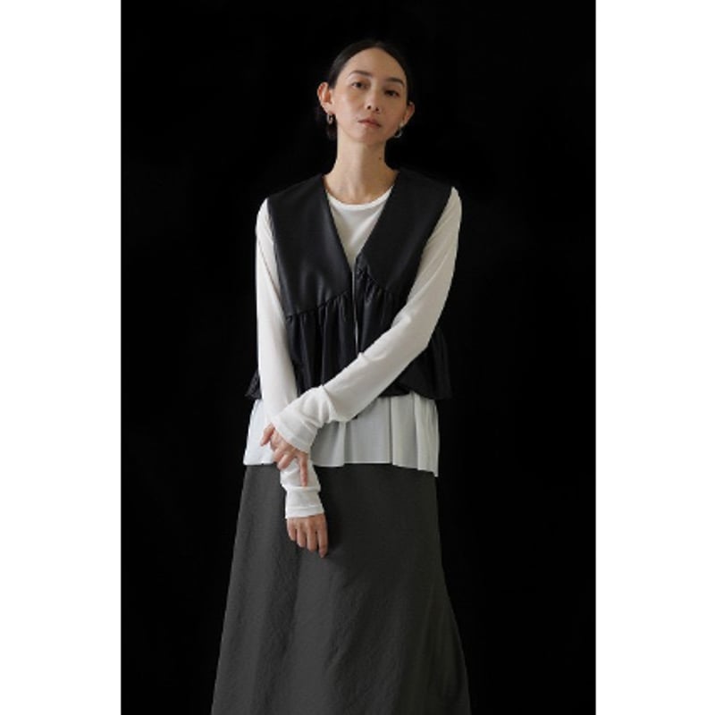 新作 30%off★CYAN TOKYO ヴィーガンレザーバルーンギャザーベスト CYAN TOKYO】ヴィーガンレザーバルーンギャザーベスト | Radiant