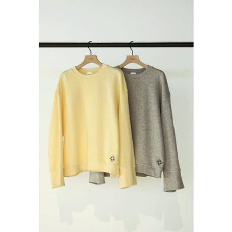 【YENN】WIDE CUFF SWEATSHIRT