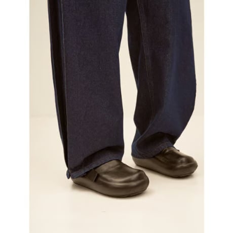 【YENN】SIDE PLEATED DENIM