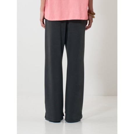 【YENN】 SIDE SLIT SLACKS　納期：2026年2月上旬～3月上旬
