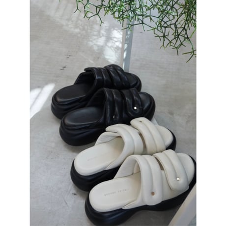 【ATELIER BRUGGE】Puffy velcro sandals　※納期3/末～4/末