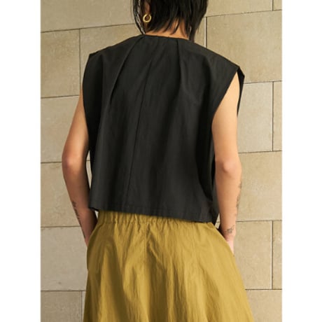 【YENN】SLEEVELESS SHIRT