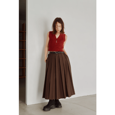 【Hella】Cropped Rib Knit Vest　※納期9月上旬～10月上旬