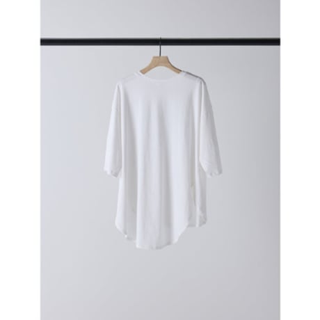【YENN】 TWIST HEM TEE　納期：2026年2月上旬～3月上旬